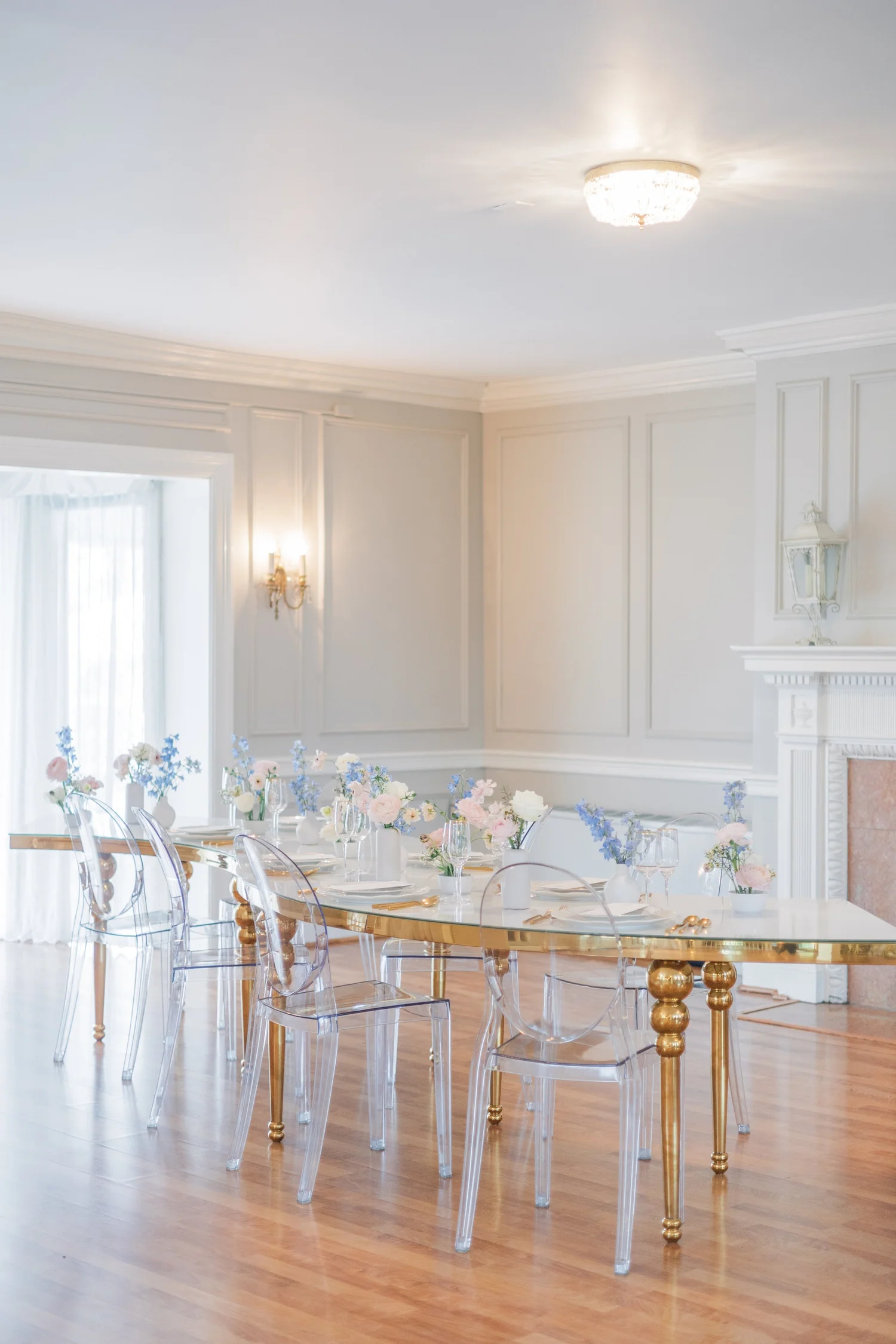Chiavari dining chair setup